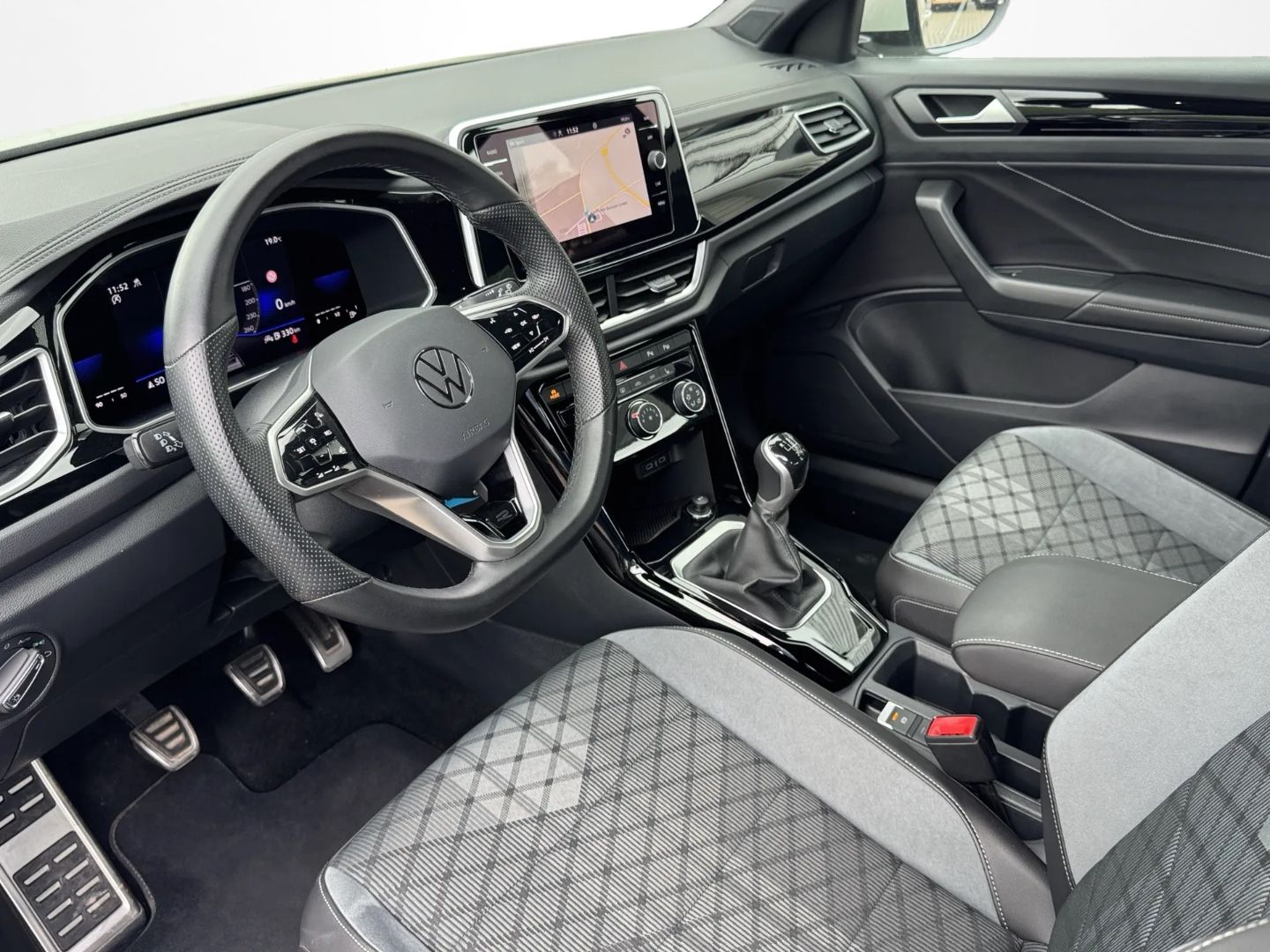 T-Roc 1.0 TSI R-LINE *LED+*NAVI*ACC*