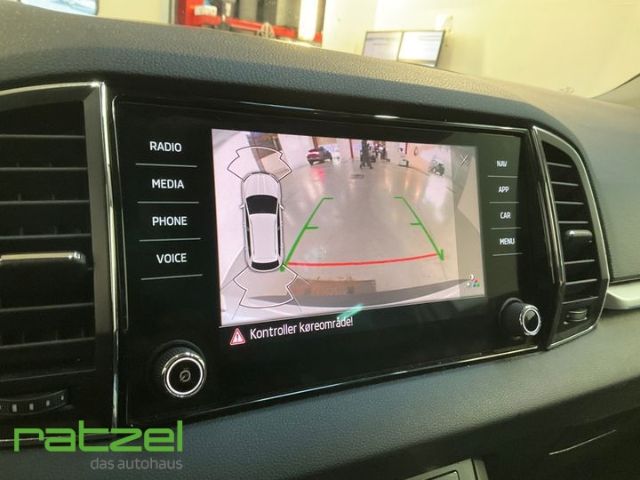 Fahrzeugabbildung SKODA Karoq Style TSI 1.5 Aut. El. Panodach digitales