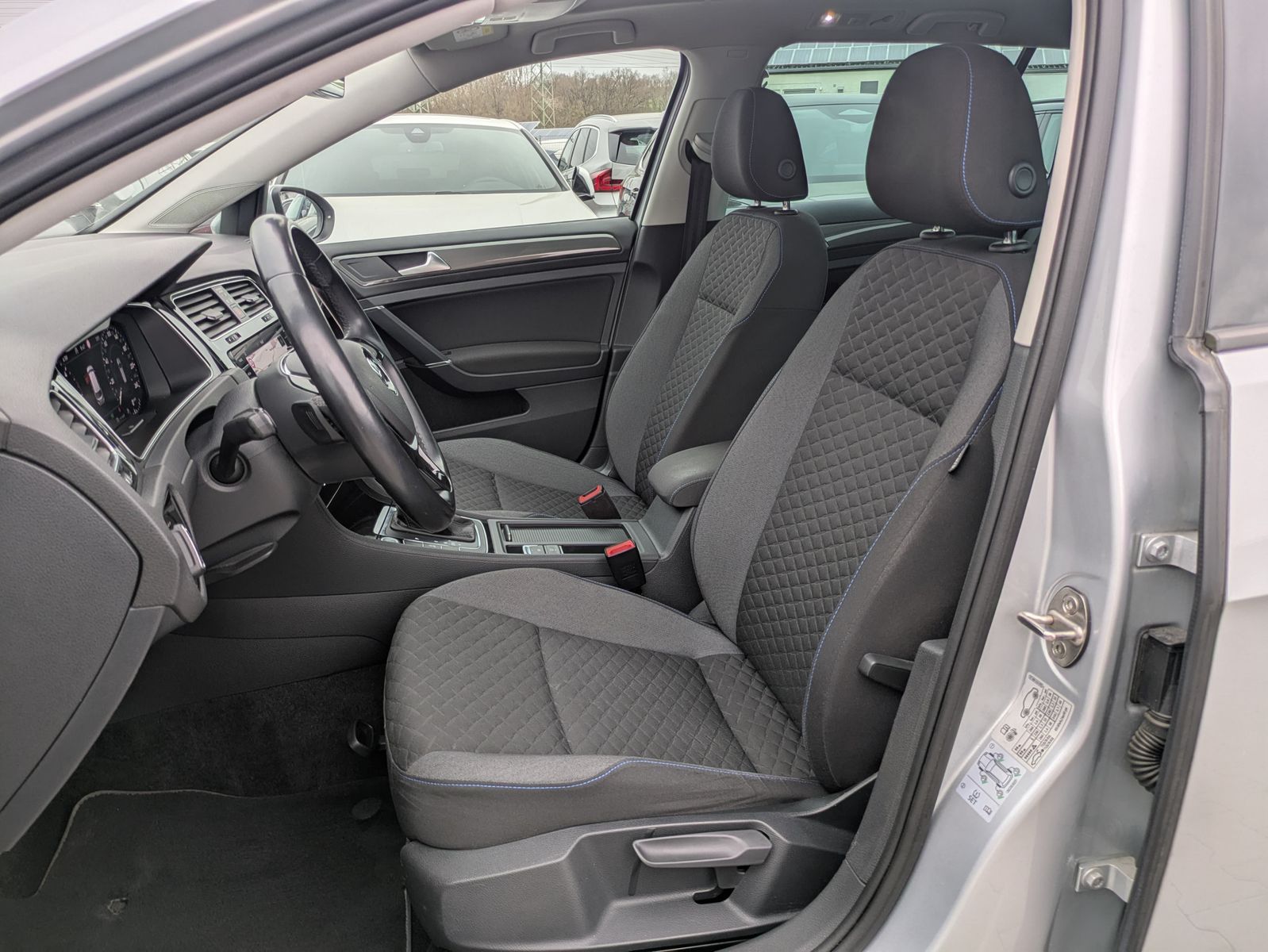 Fahrzeugabbildung Volkswagen Golf 2.0 TDI Join PANO*LED*ACC*KAM*APP*02/26TÜV