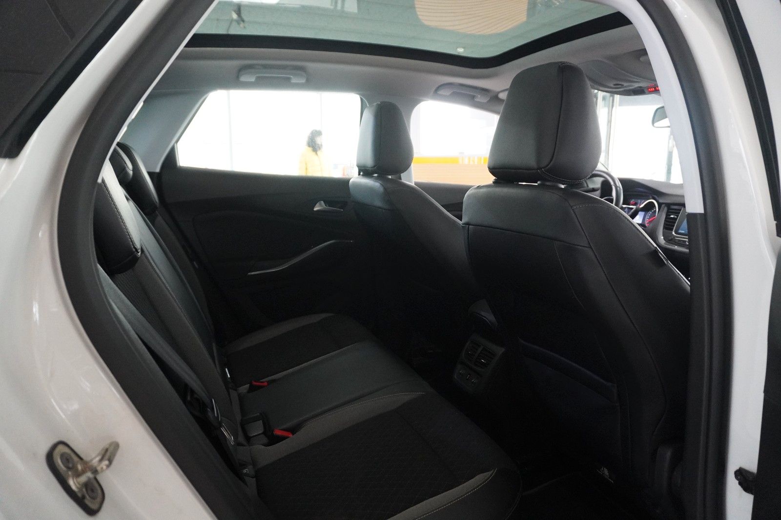 Fahrzeugabbildung Opel Grandland (X) 1.2T INNOV. NAVI/LED/KAMERA/PANO.