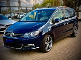 Volkswagen Sharan 1.4 TSI DSG Highl. VOLL+neuw.//NP:63.000 - blaue Volkswagen Sharan