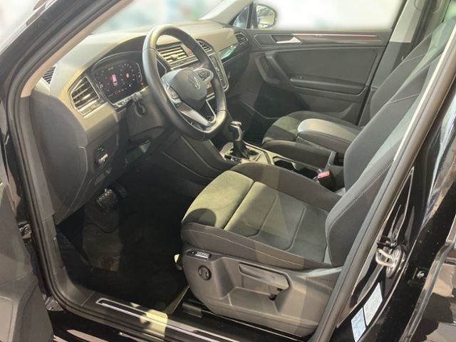 Fahrzeugabbildung Volkswagen Tiguan 1.5 TSI DSG Life STANDHZG NAVI RFK LED AC