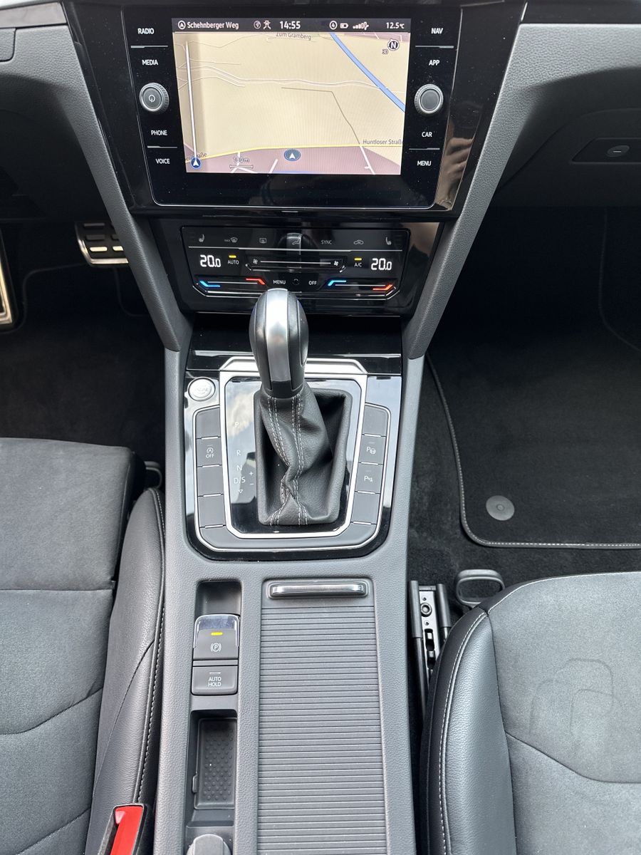 Fahrzeugabbildung Volkswagen Arteon SB 2.0 TSI DSG R-Line NAV+MATRIX+KAM+ACC