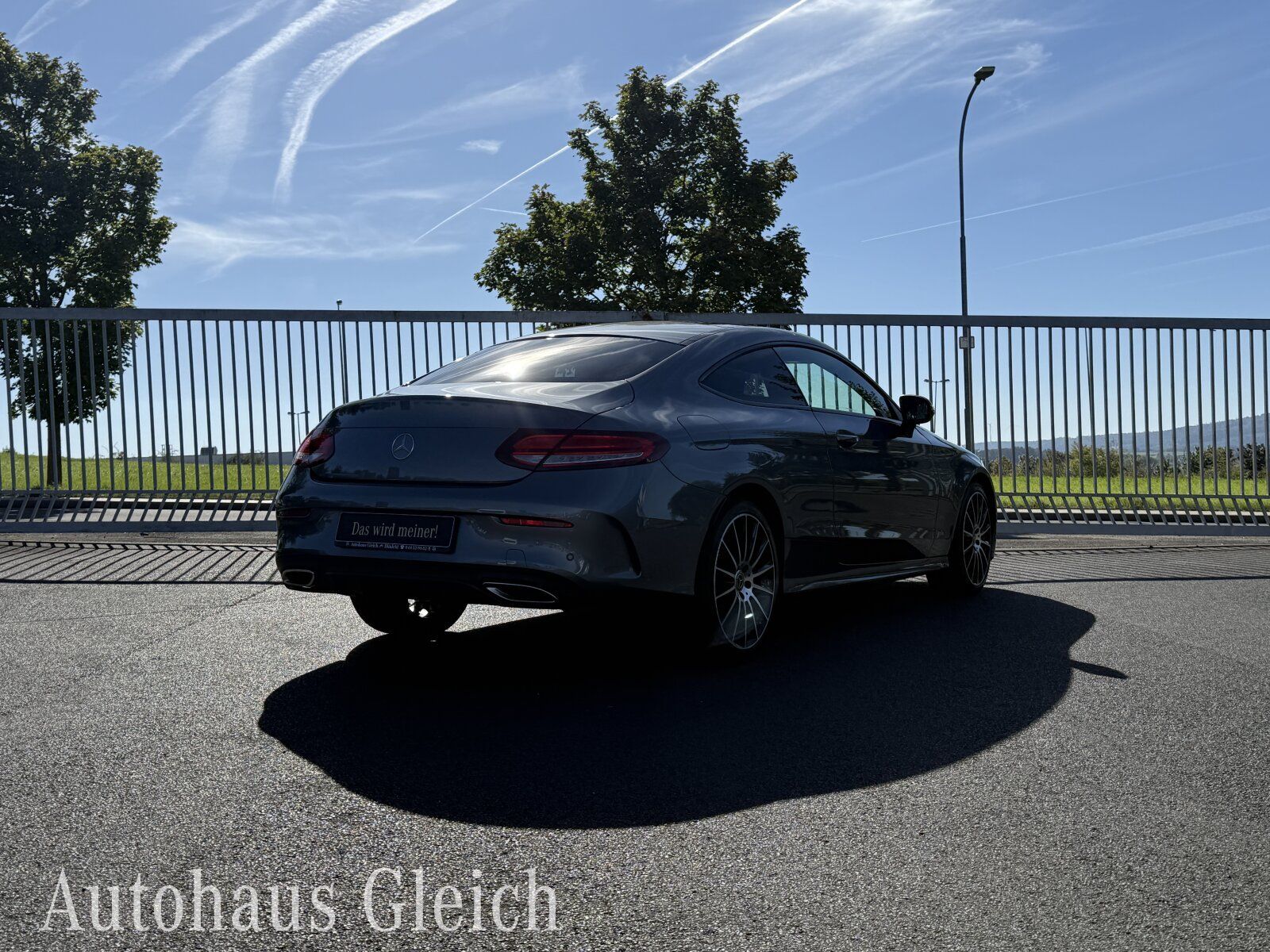 Fahrzeugabbildung Mercedes-Benz C 180 Coupe AMG-Line Interieur/Navi/LED
