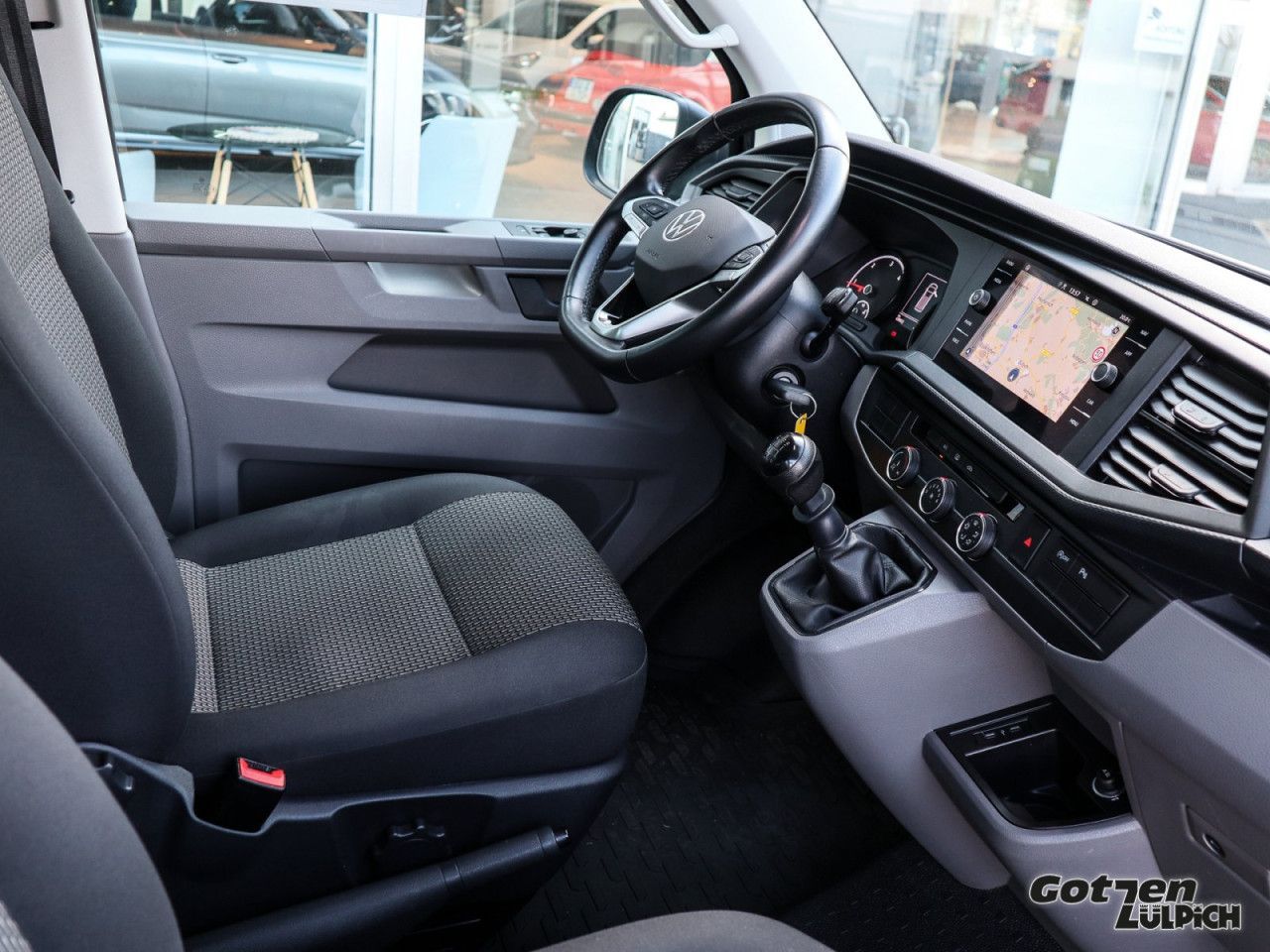 Fahrzeugabbildung Volkswagen Transporter Kombi 2.0 TDI Navi Klima PDC AHK