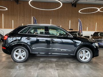 Audi Q3 sport quattro *2. Hand*Klima*Navi*LED*AHK*SHZ