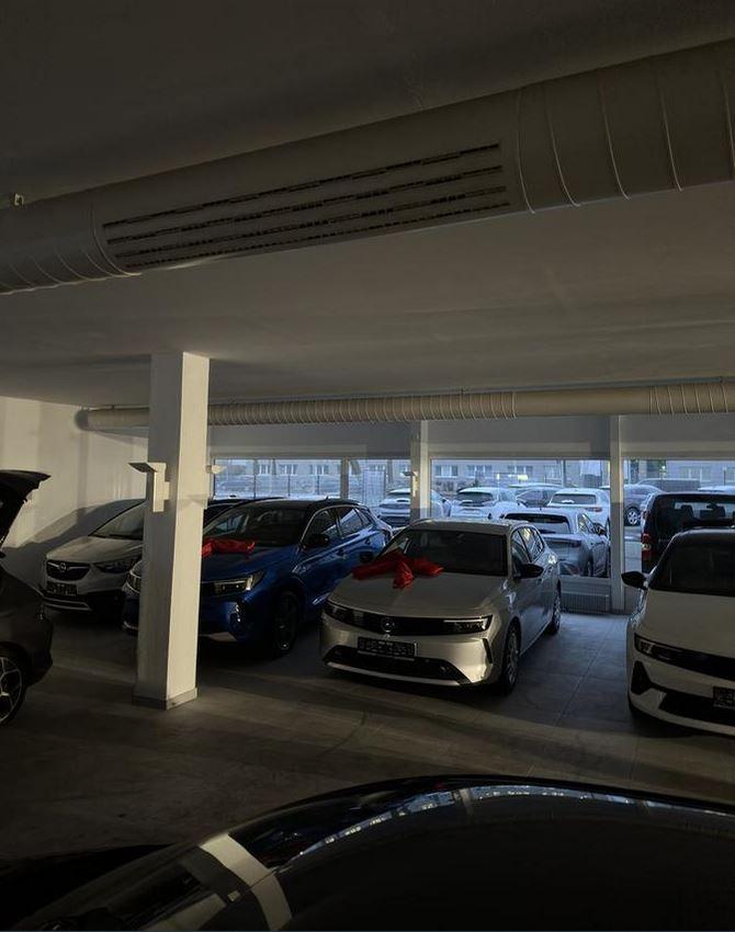 showroom-image-bottom