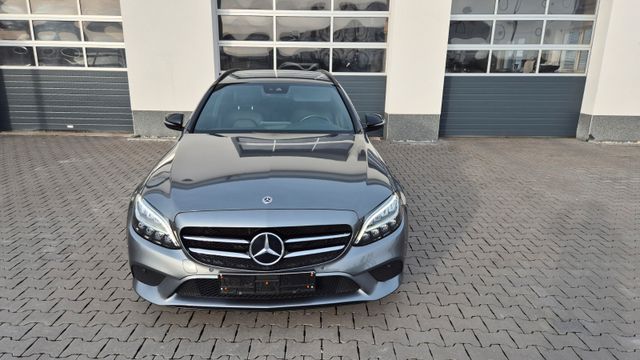 Mercedes-Benz C 300 T-Model MASAGE AHK STANDHEIZUNG