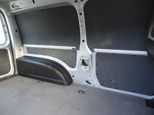 Fahrzeugabbildung Volkswagen Caddy Maxi Kasten/2.Hd/Klima/PDC/SitzH/FlügelTür