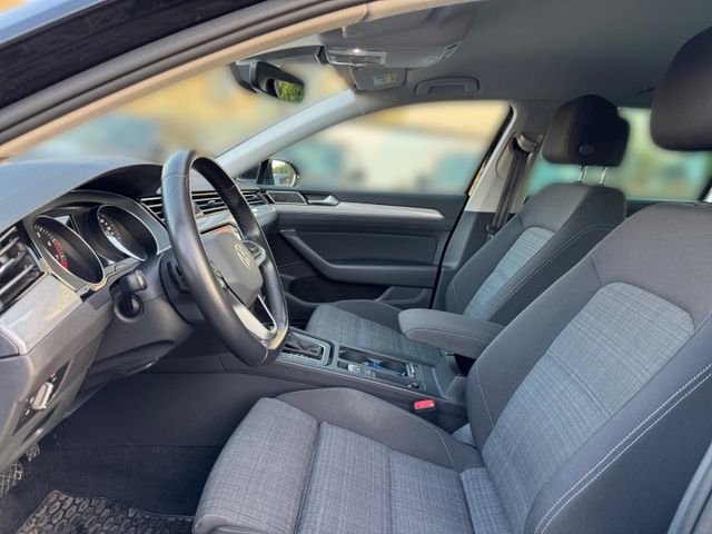 Passat Variant Business 1.5 TSI DSG LED Navi AHK
