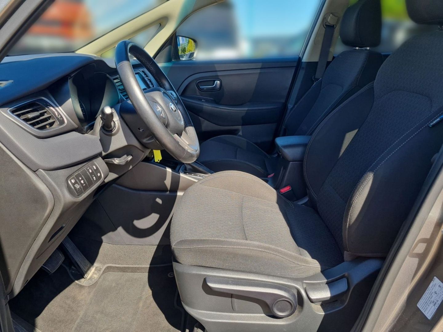 Fahrzeugabbildung Kia Carens Vision 1.7 CRDi AUTOMATIK+KAMERA+NAVI-P