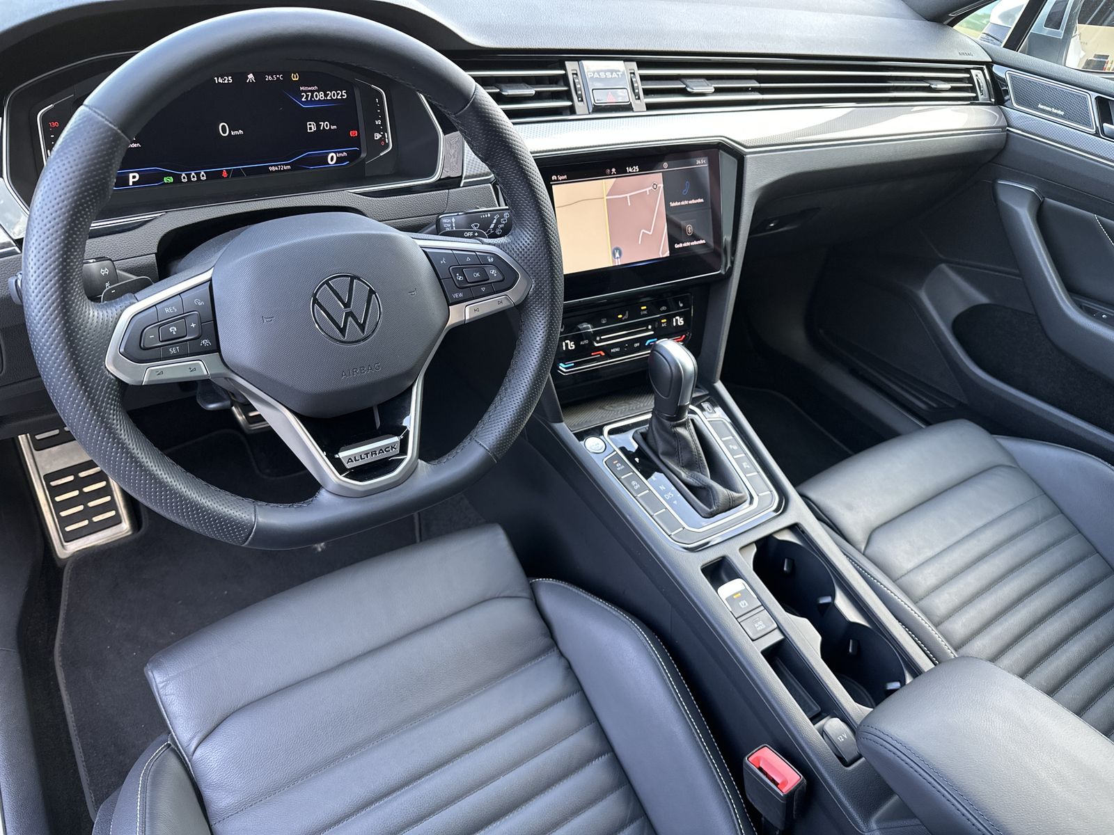 Fahrzeugabbildung Volkswagen Passat Alltrack 2.0 TSI 4M NAV+LED+AHK+VCOCK+360