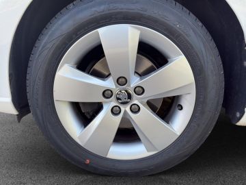 Skoda Fabia Ambition 1.0 TSI °AHK°PDC°SHZ°