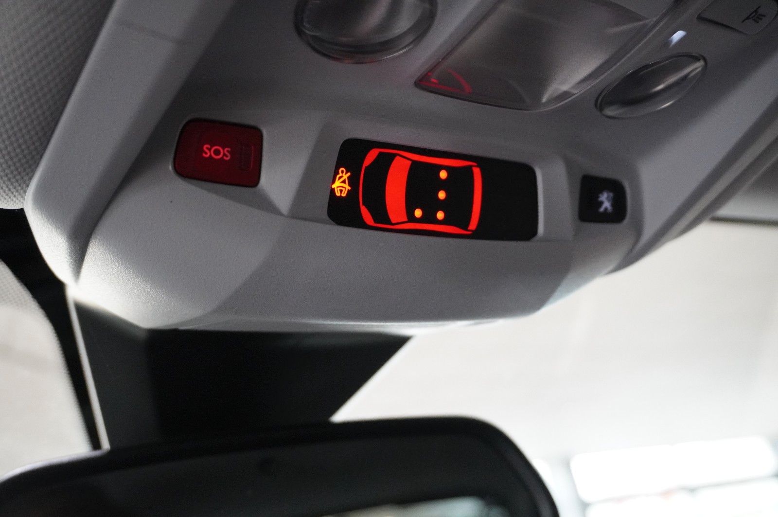 Fahrzeugabbildung Peugeot 3008 1.2 ALLURE NAVI/LED/VIRTU./SHZ/TEMP./NEBEL