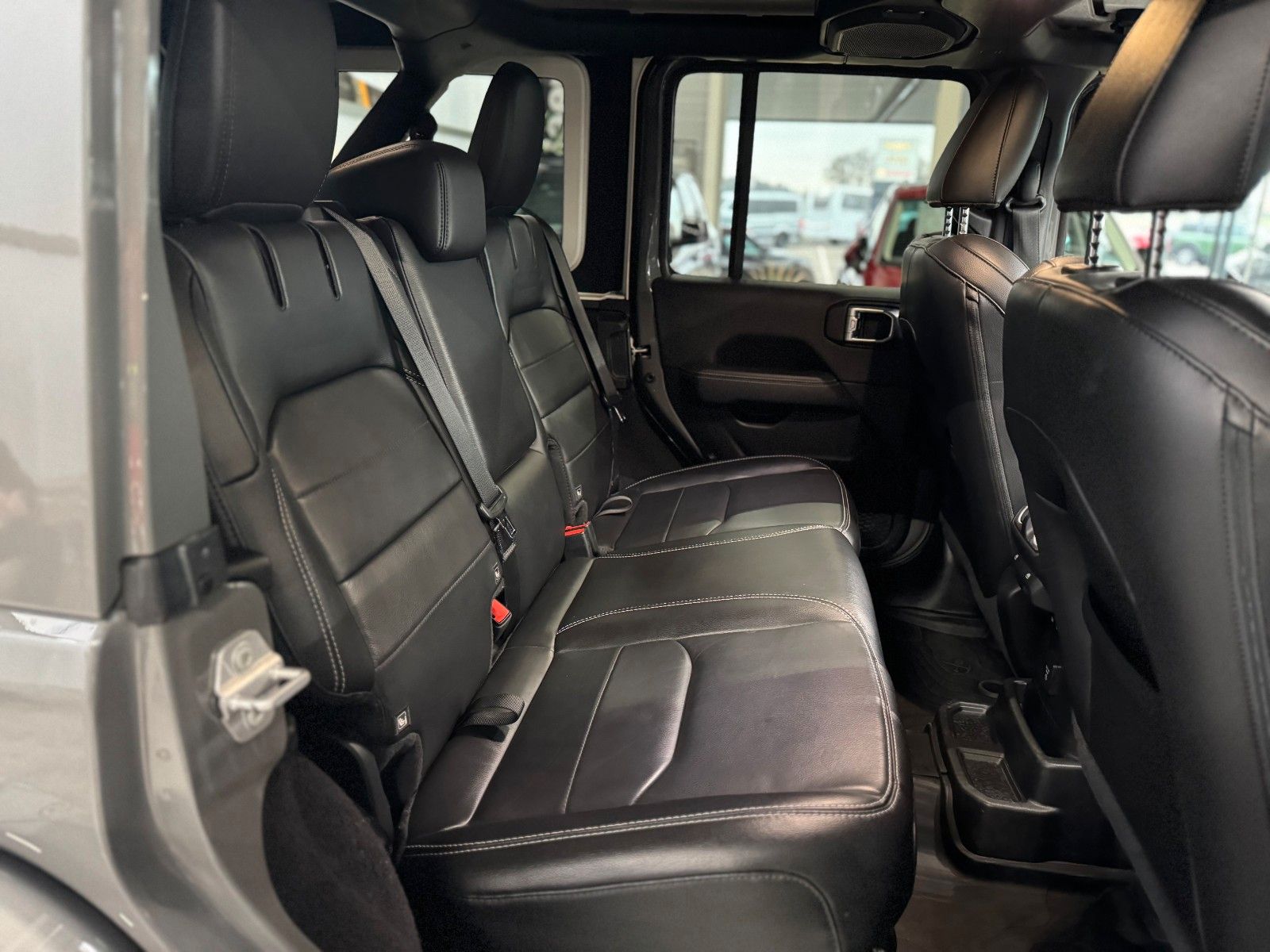 Fahrzeugabbildung Jeep Wrangler Unlimited 2.0 4xe Plug-In Hybrid Sahara