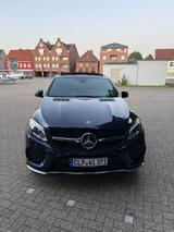 Mercedes-Benz GLE 350 d 4MATIC AMG Line  - blaue Mercedes-Benz GLE 350