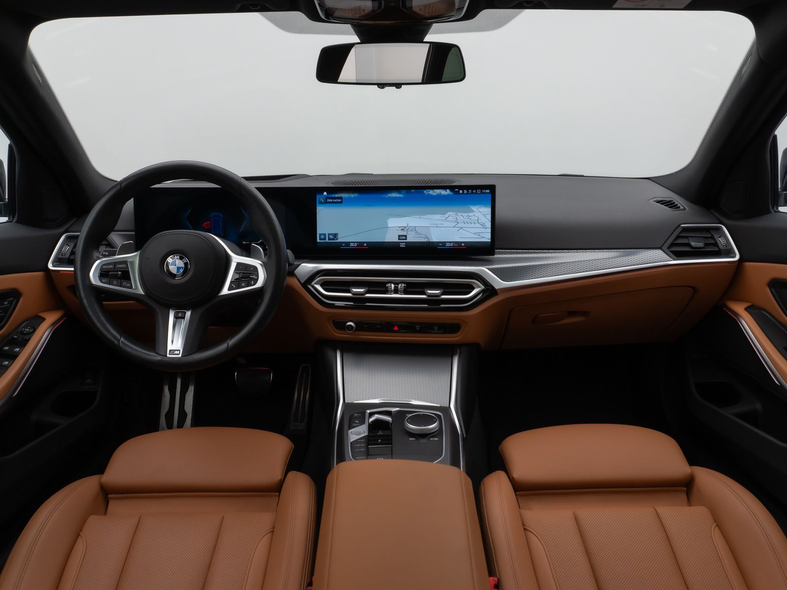 Fahrzeugabbildung BMW 330i xD M Sport Panorama Kamera HUD HiFi Komfort