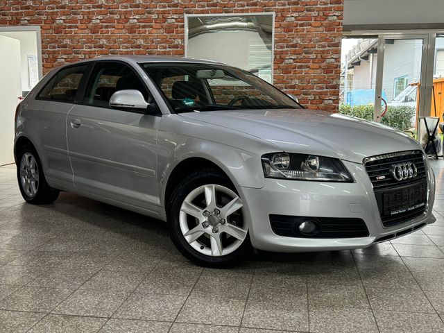 Audi A3 1.6 Attraction-Klima-SHZ-AHK-Tempomat