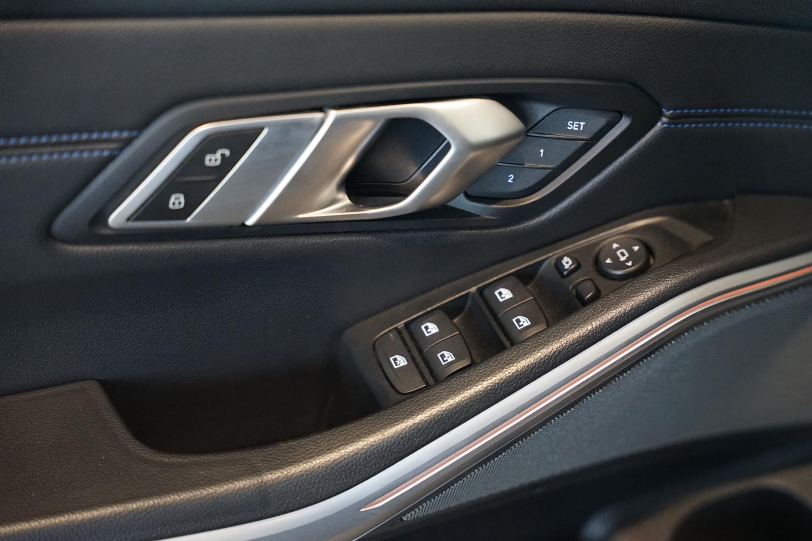 BMW M340i Touring xDrive | Laser | Pano | HuD | 19