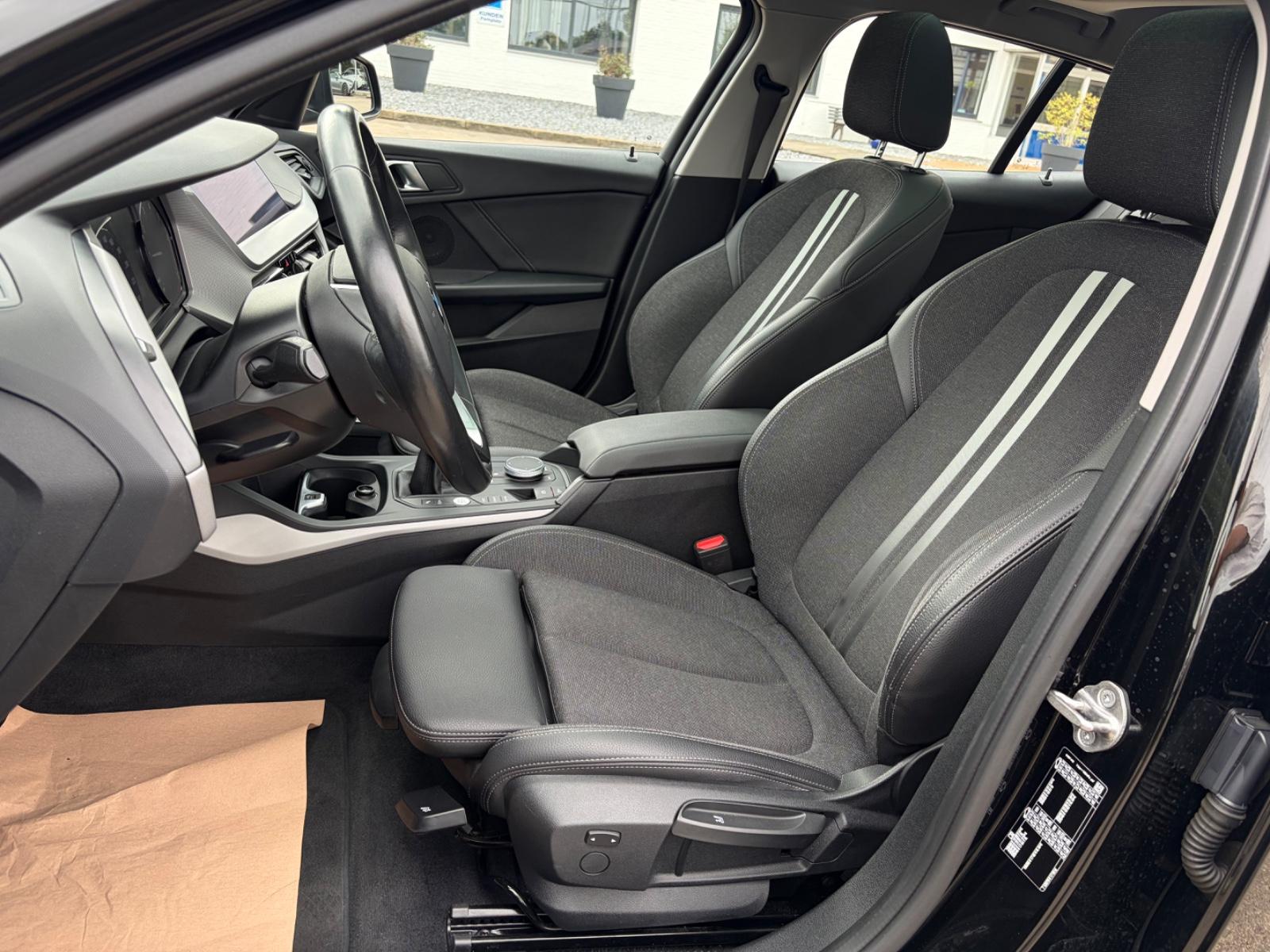 BMW 118 I Advantage AHK | LED | PANO | DAB
