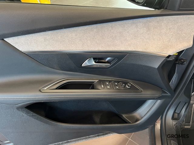 Fahrzeugabbildung Peugeot 3008 Hybrid 225 GT Pano Night Vision Rück.kam