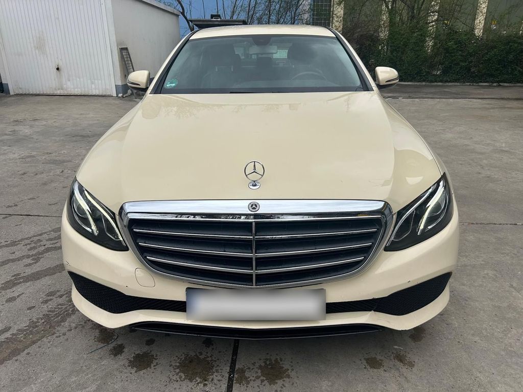 Image of Mercedes-Benz 200