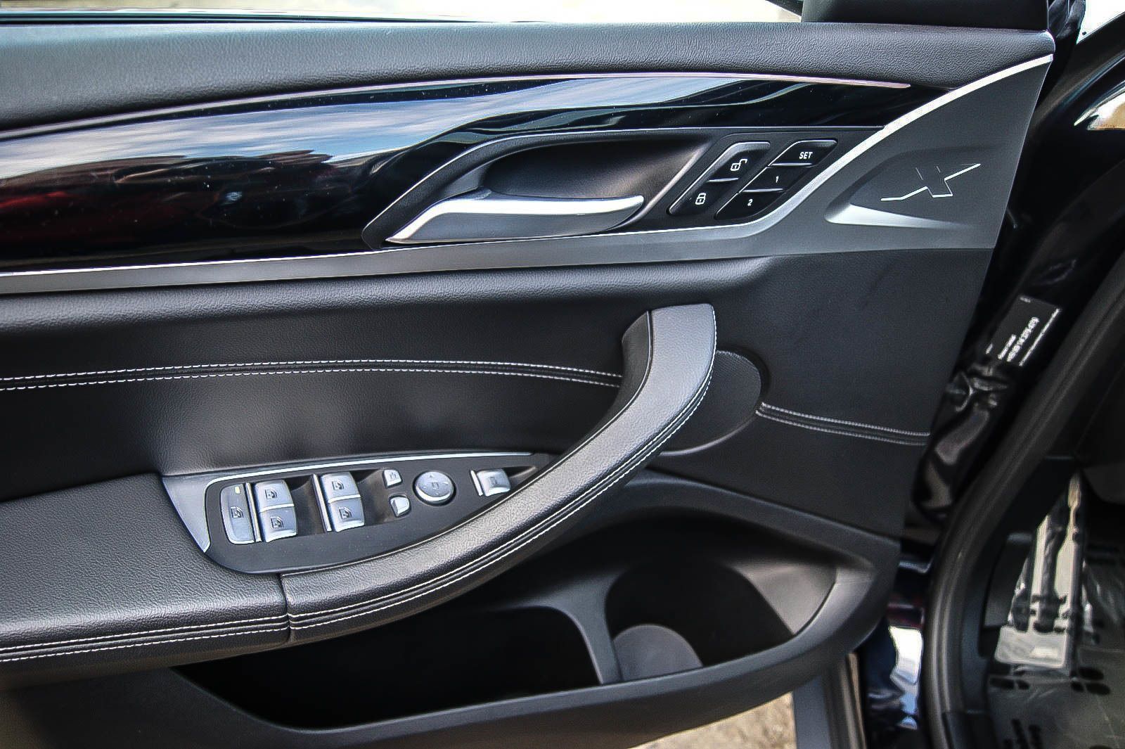 Fahrzeugabbildung BMW X4 xDrive 20 d M Sport X HUD ANHZV STHZG PANO