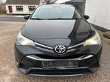 Toyota Avensis T2 - Toyota Avensis mit Benzin-Antrieb: Kombi, Automatik