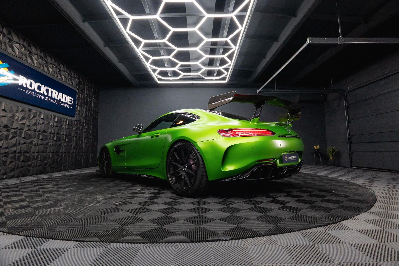 Fahrzeugabbildung Mercedes-Benz AMG GT R Coupe TIKT Performance | 750PS | Carbon