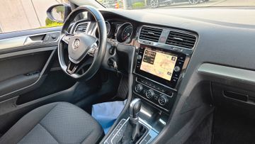 Volkswagen Golf - 11