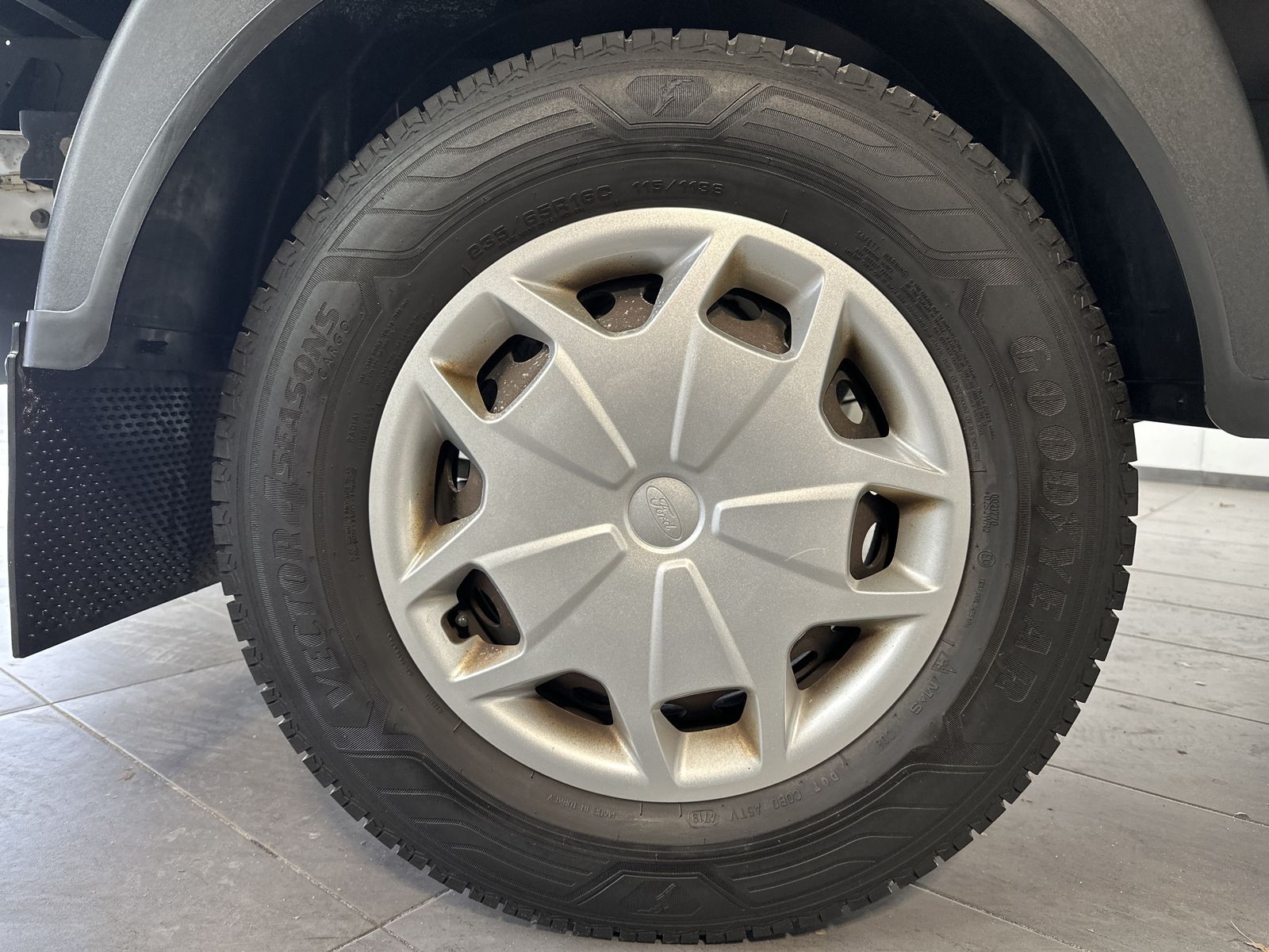 Fahrzeugabbildung Ford Transit 350 L3 DoKa NAV+AHK+CARPLAY+DAB+TEMPOMAT
