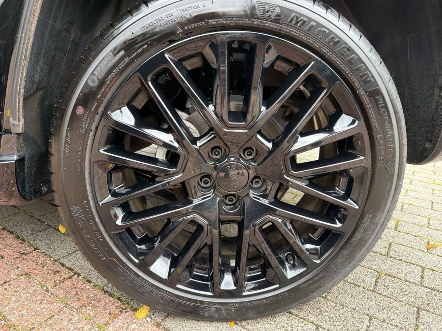 Fahrzeugabbildung Jeep Compass e-Hybrid High Altitude Solid Black