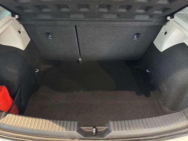 Leon FR 2.0 TDI LED Navi DAB AHK 2xPDC Kamera