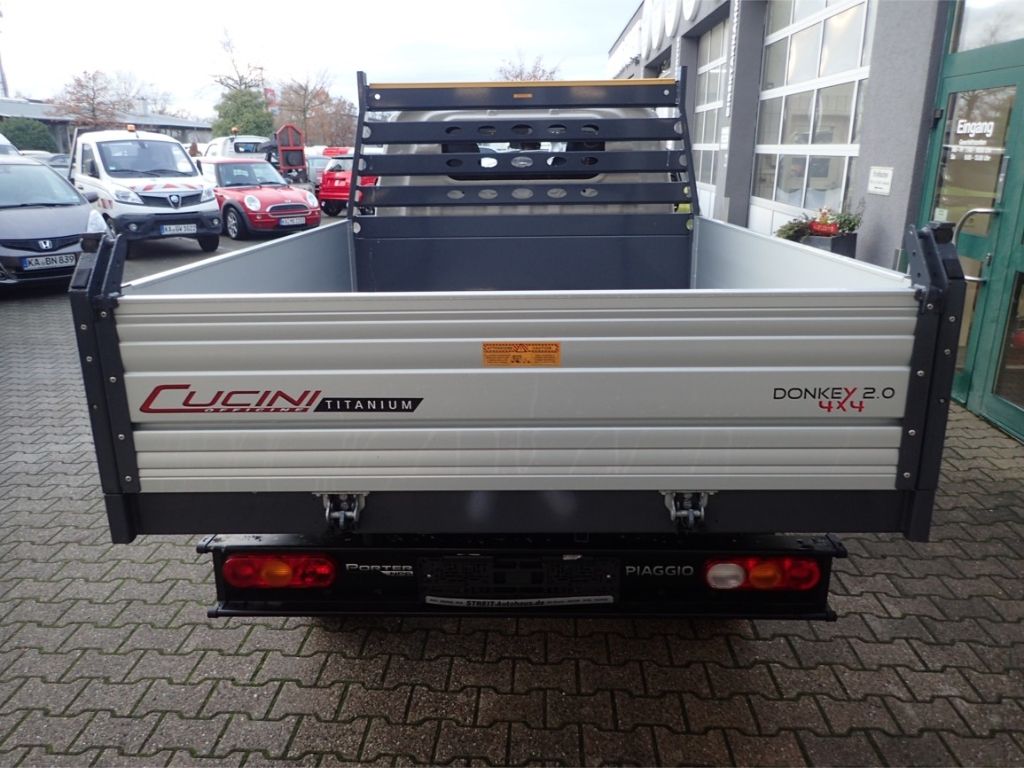 Fahrzeugabbildung Piaggio Porter NP6 Allrad 3-Seitenkipper LPG Singlewheel