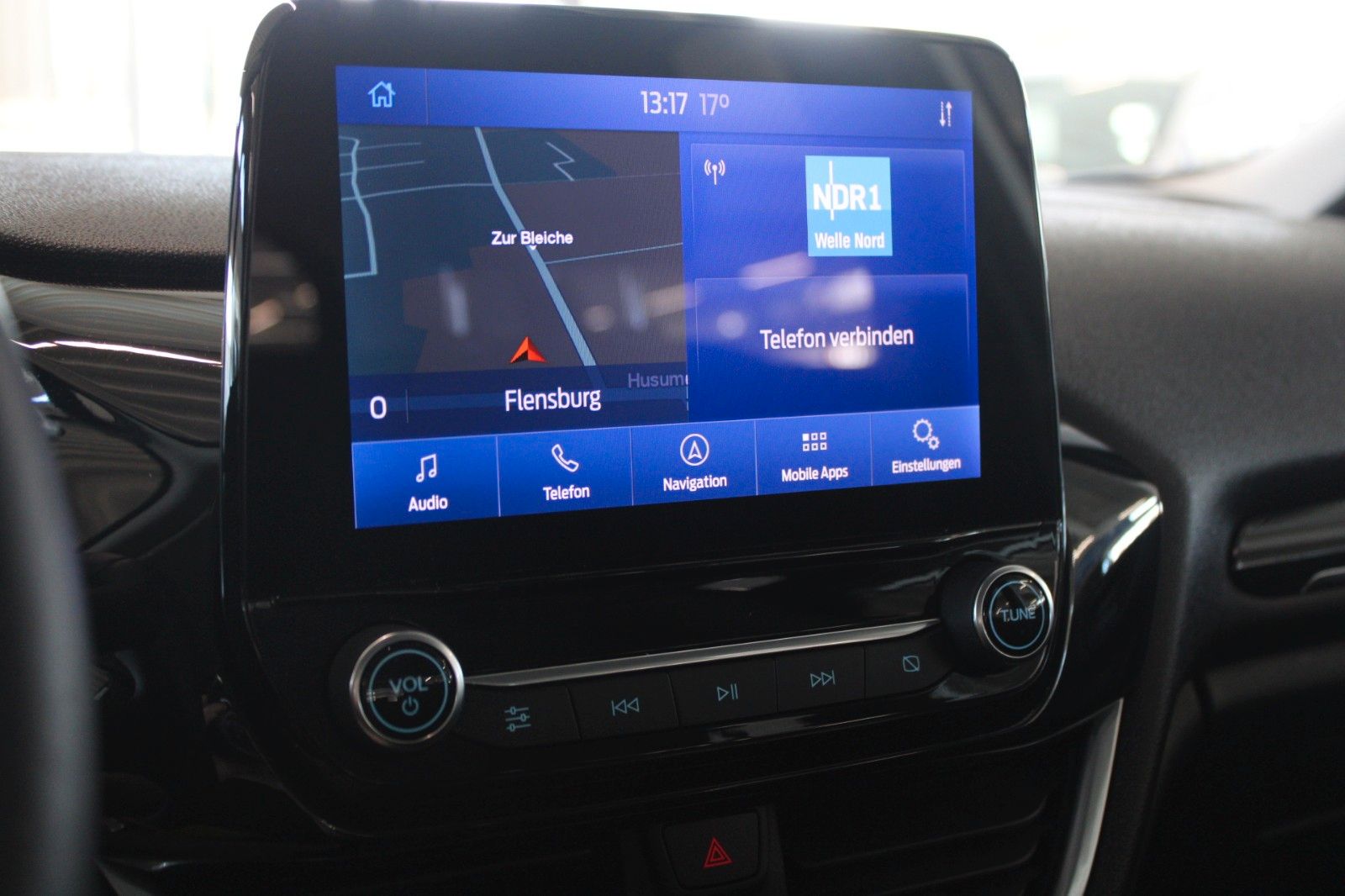 Fahrzeugabbildung Ford Fiesta 1,5 TDCi Cool & Connect 5-trg NAVI LED