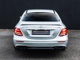 Mercedes-Benz E 63 AMGs Schale non OPF Service Neu - gebrauchte Mercedes-Benz E 63 AMG aus dem Jahr 2018