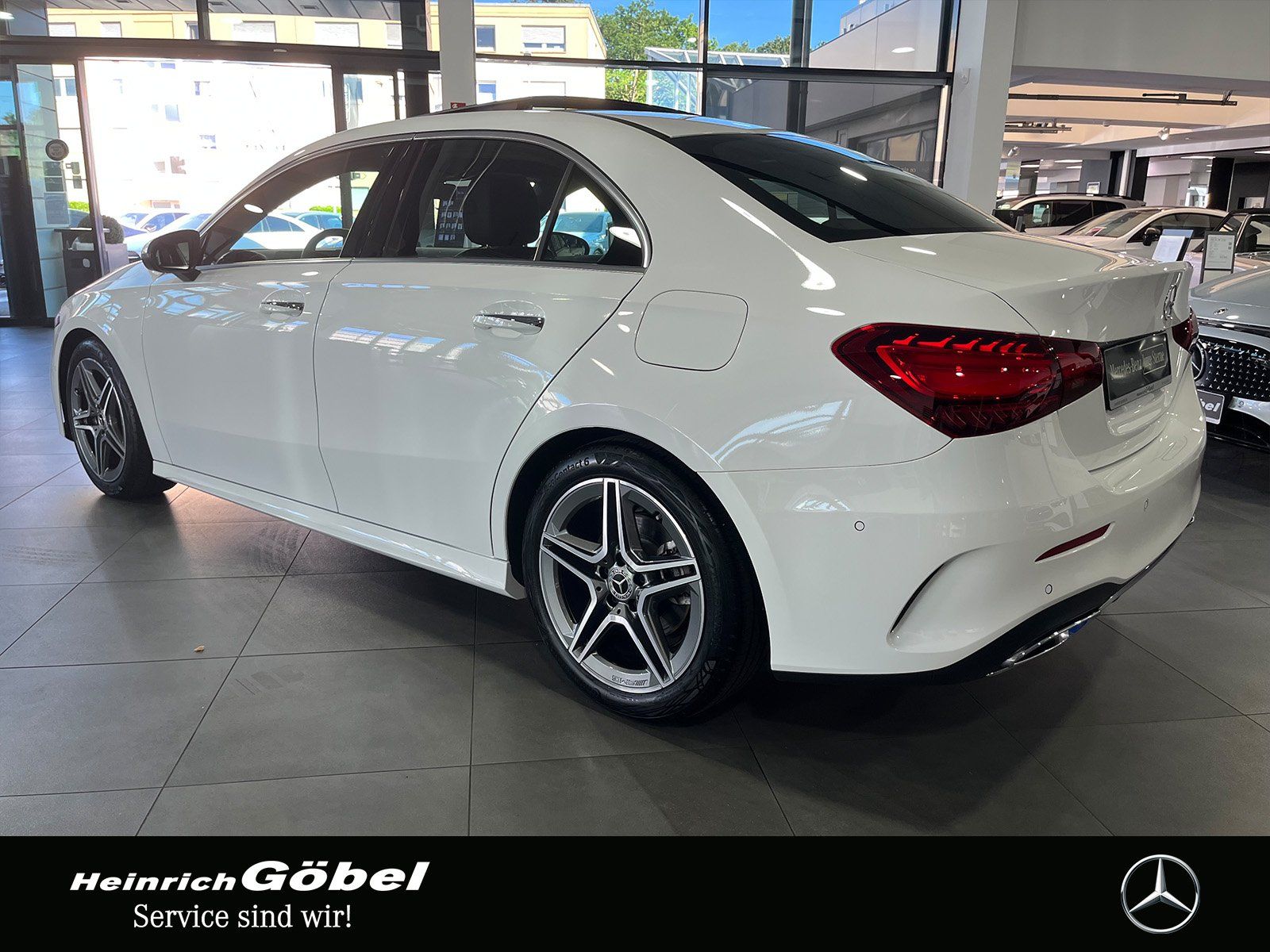Fahrzeugabbildung Mercedes-Benz A 200 Lim. AMG+PANO+AMBIENTE+LED+KAMERA+WINTER.P