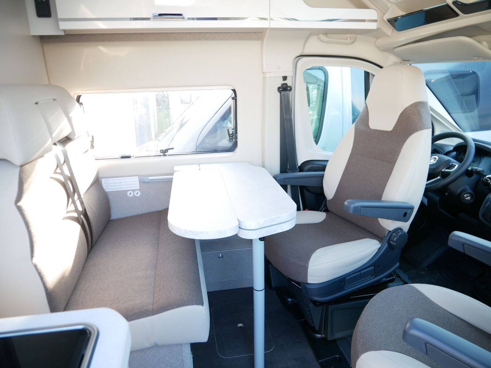 Fahrzeugabbildung Karmann Davis Lifestyle DA 620 LS Autom./Skyroof/Fahras.