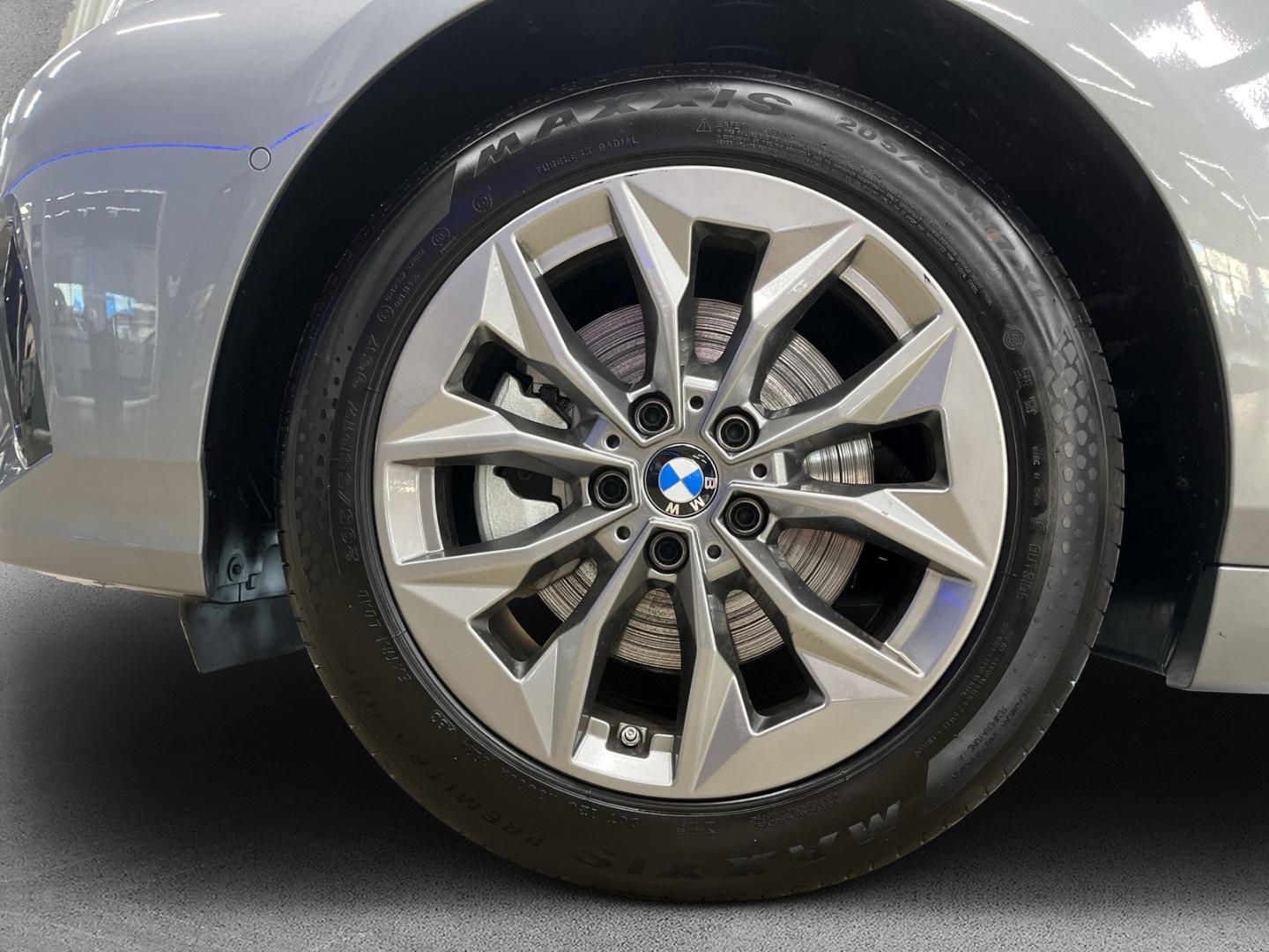 BMW 120 i Hatch AUTOMATIK 17''LC PROF NAVI HuD LED K