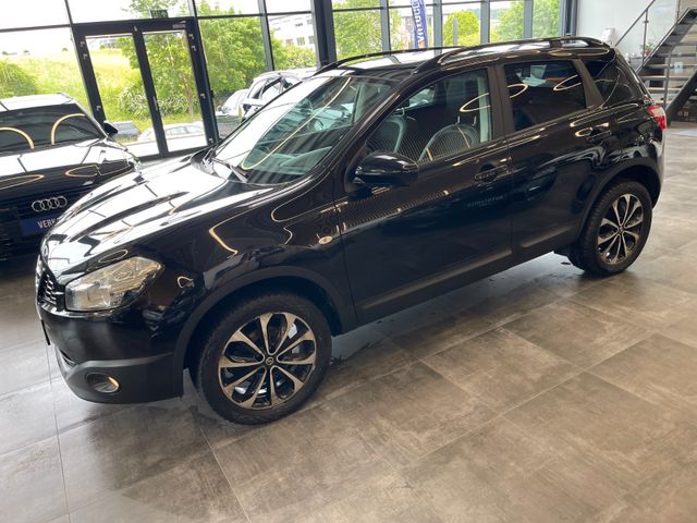 Nissan Qashqai 360 4X4 *PANORAMA*NAVI*TEILLEDER*