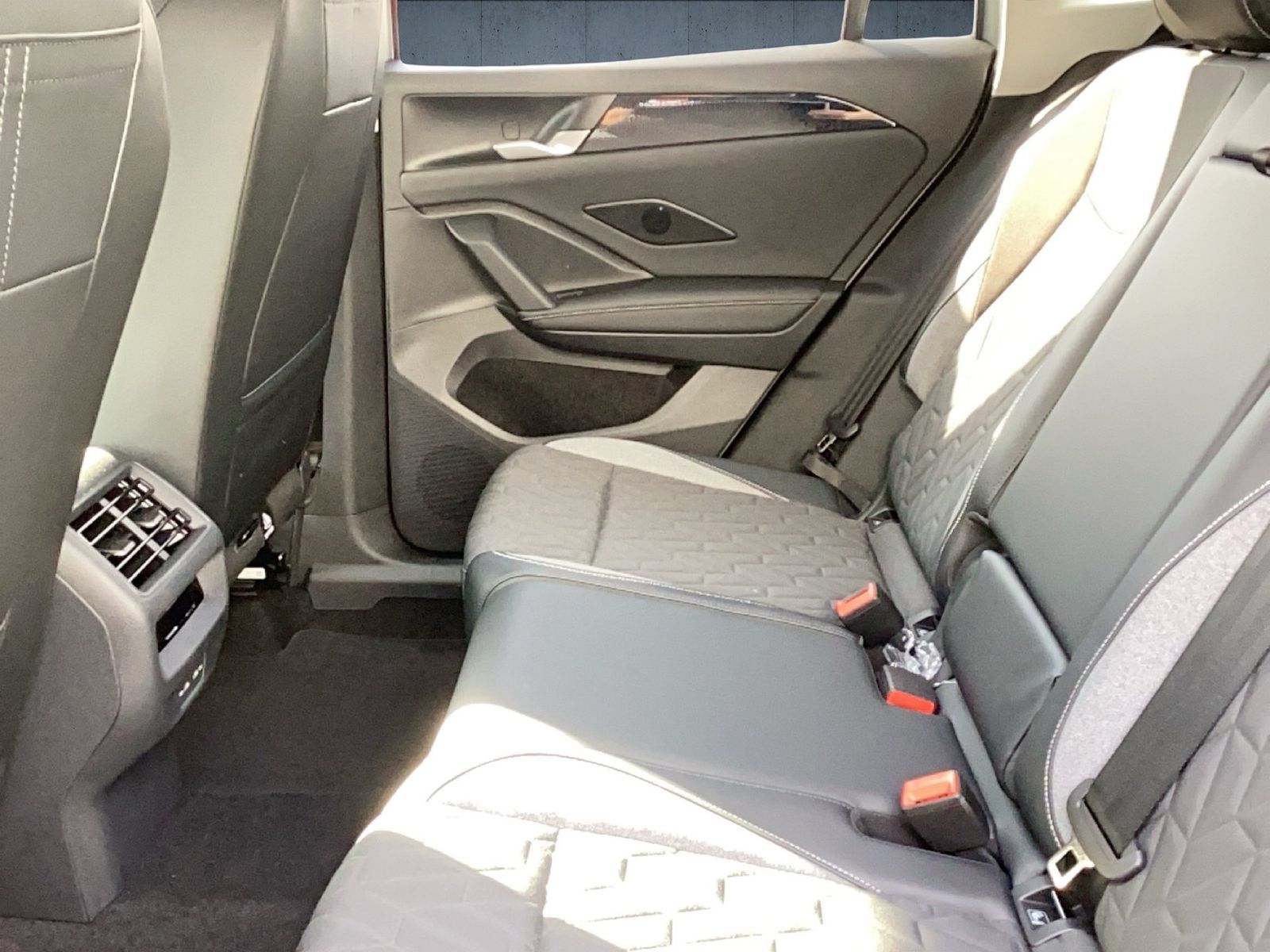 Volkswagen Tiguan - Bild 12
