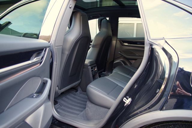 Porsche Macan 4*21"MacanDesign,AHK,ACC,Pano,Lederpaket*