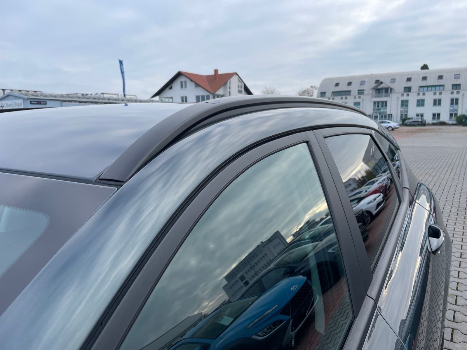 Fahrzeugabbildung Hyundai KONA Trend Elektro 65 kWh Assi Paket el.HK