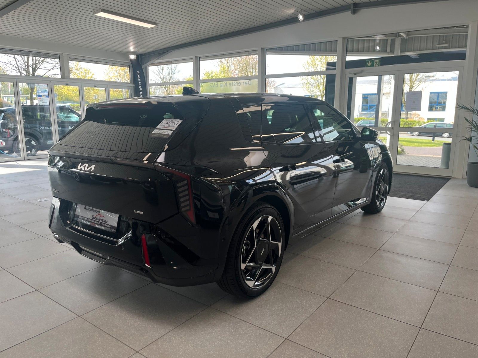 Fahrzeugabbildung Kia EV4 81 FWD GTL DWP COM