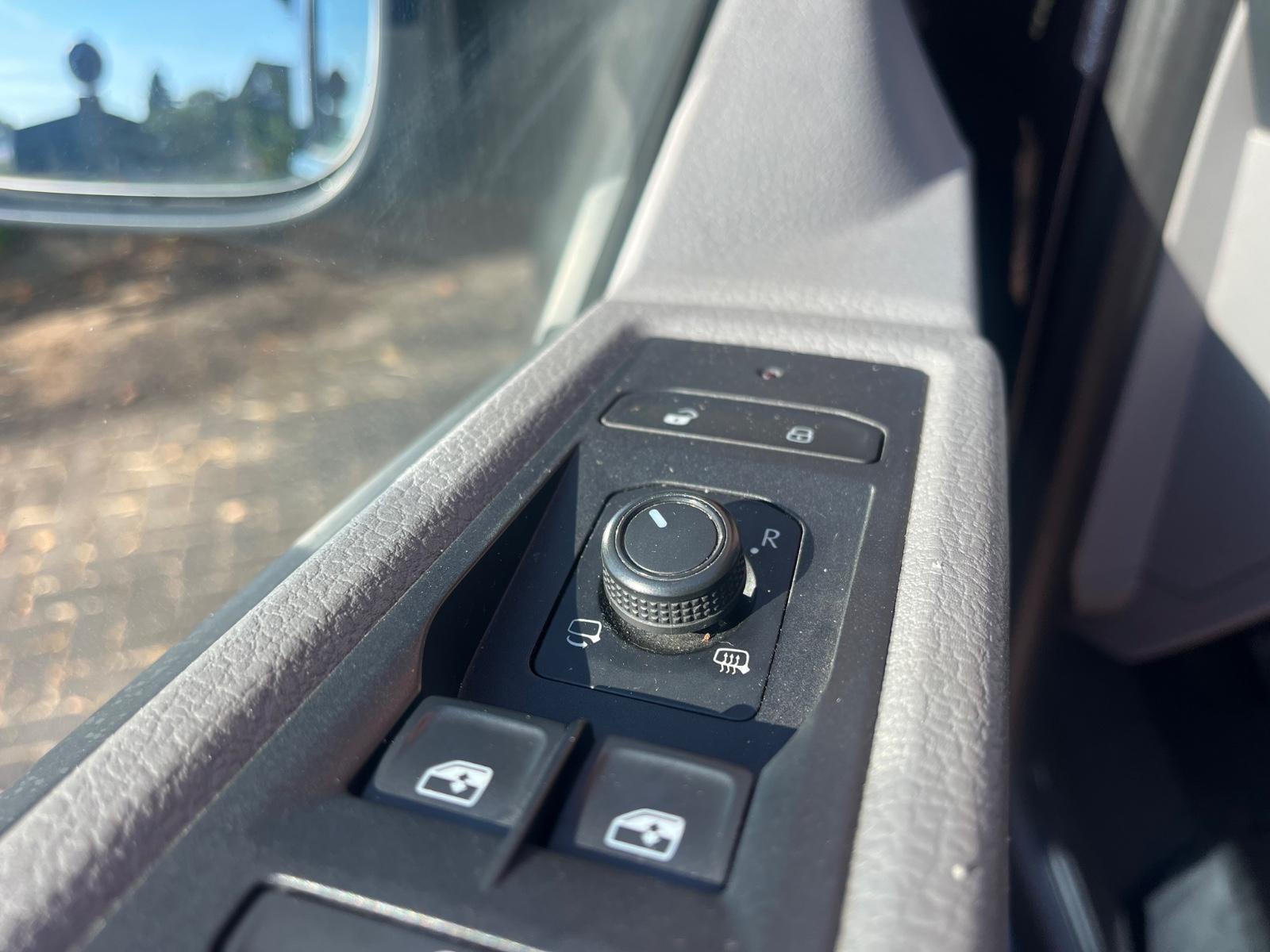 Volkswagen T6 Kombi T6.1 Kombi 9 Sitzer PDC 1.Hand, миниатюра 8