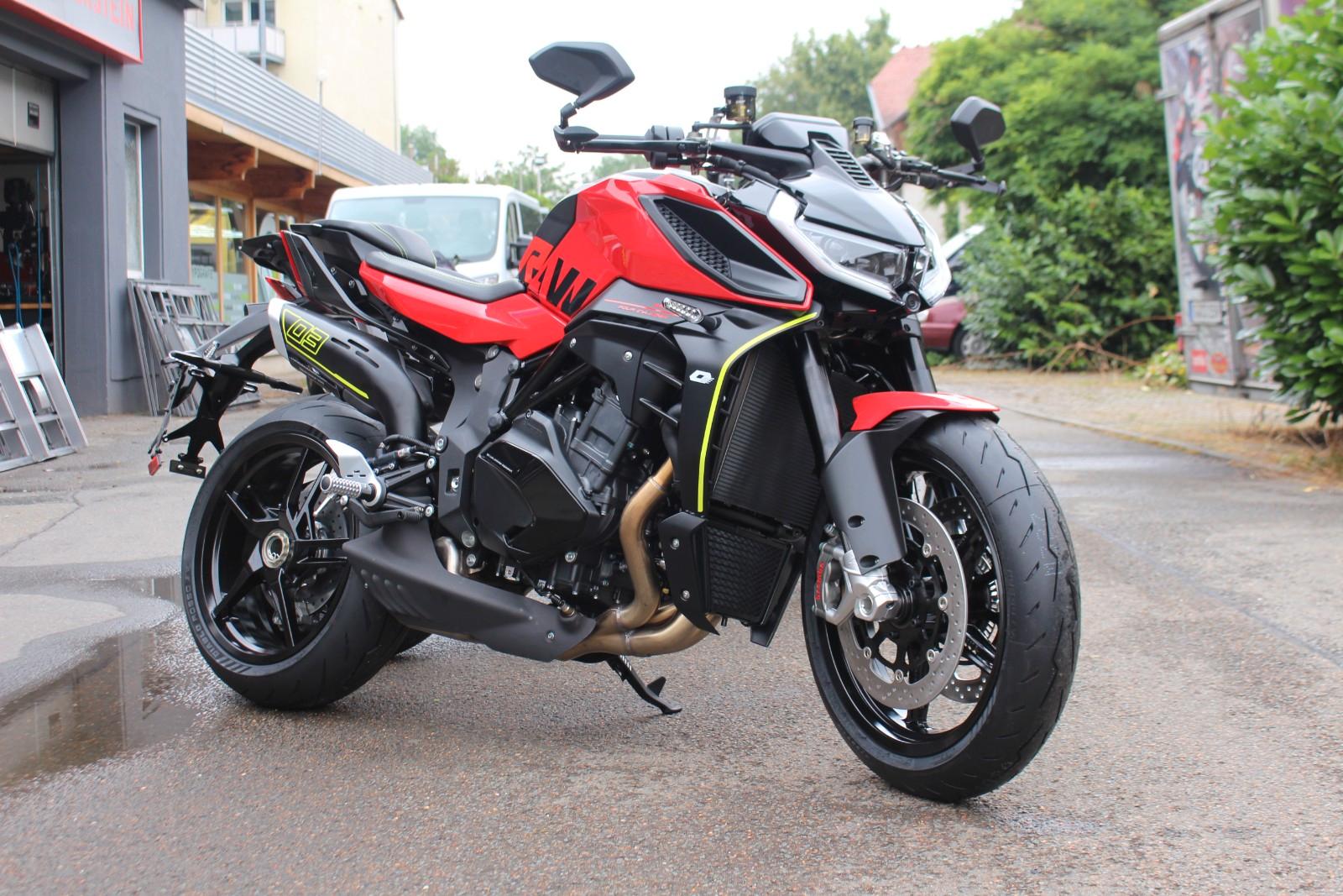 QJ Motor SRK 921 naked Brutale frisch eingetrudelt