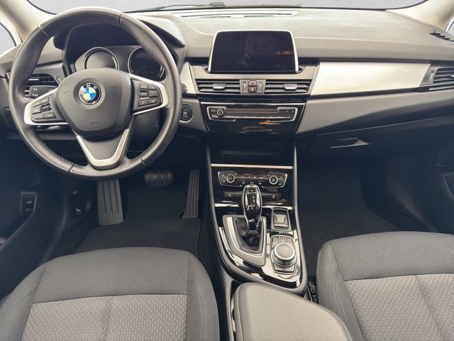 Fahrzeugabbildung BMW 218d Gran Tourer Automatik+LED+Kamera+Navi+Spur