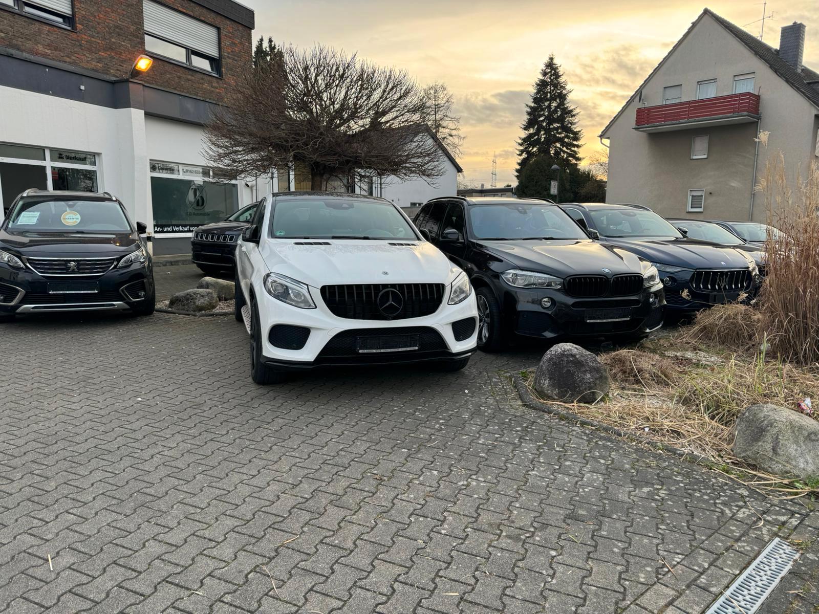 showroom-image-main