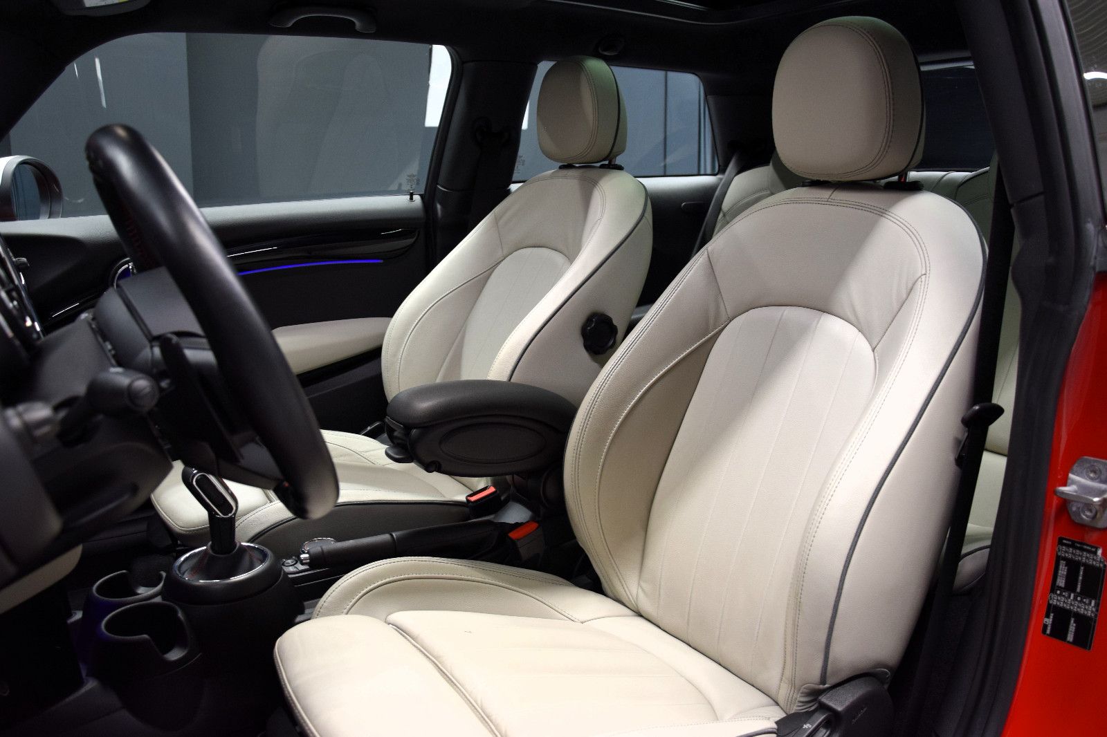 Fahrzeugabbildung MINI Cooper S Leder Panorama HeadUp ACC Works Paket