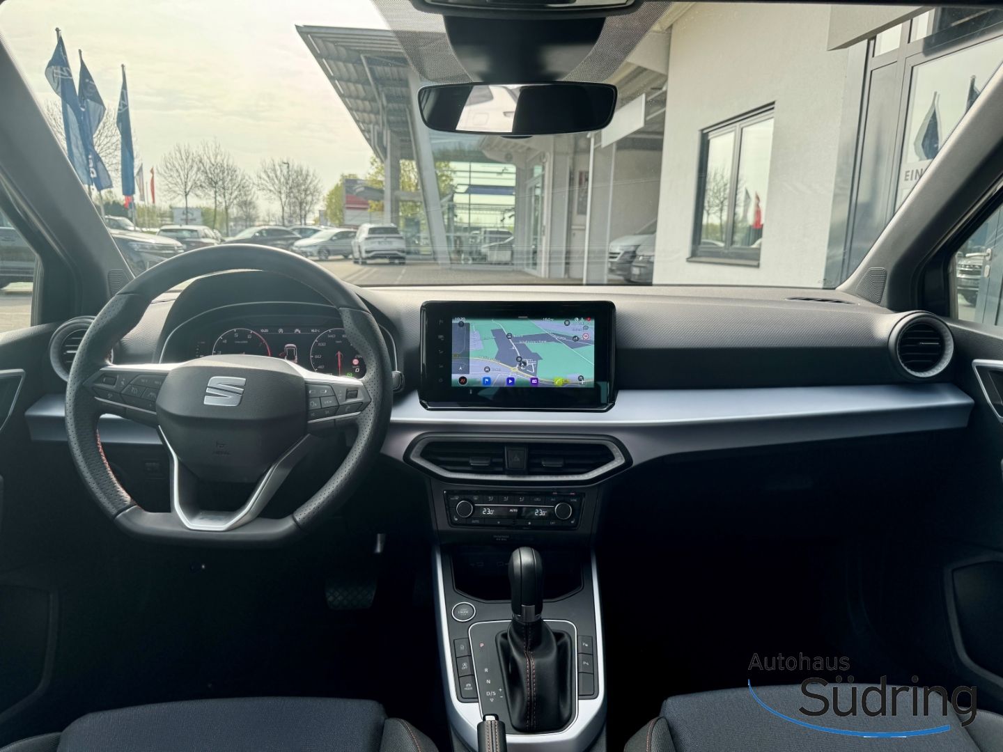 Arona 1,0 TSI FR DSG AHK Navi Rückfk. ACC